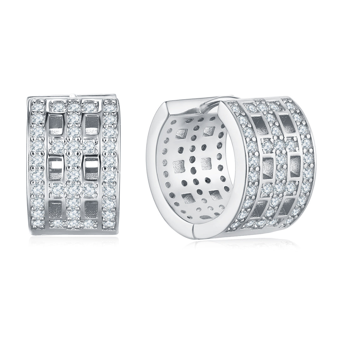 
8 CROSS EARRINGS SILVER-WHITE
Cross
17,900
Glæsilegir hring lokkar með krossum allan hringinn og skreyttir með sirkon steinum. Tímalaus hönnun sem hentar við öll tækifæri