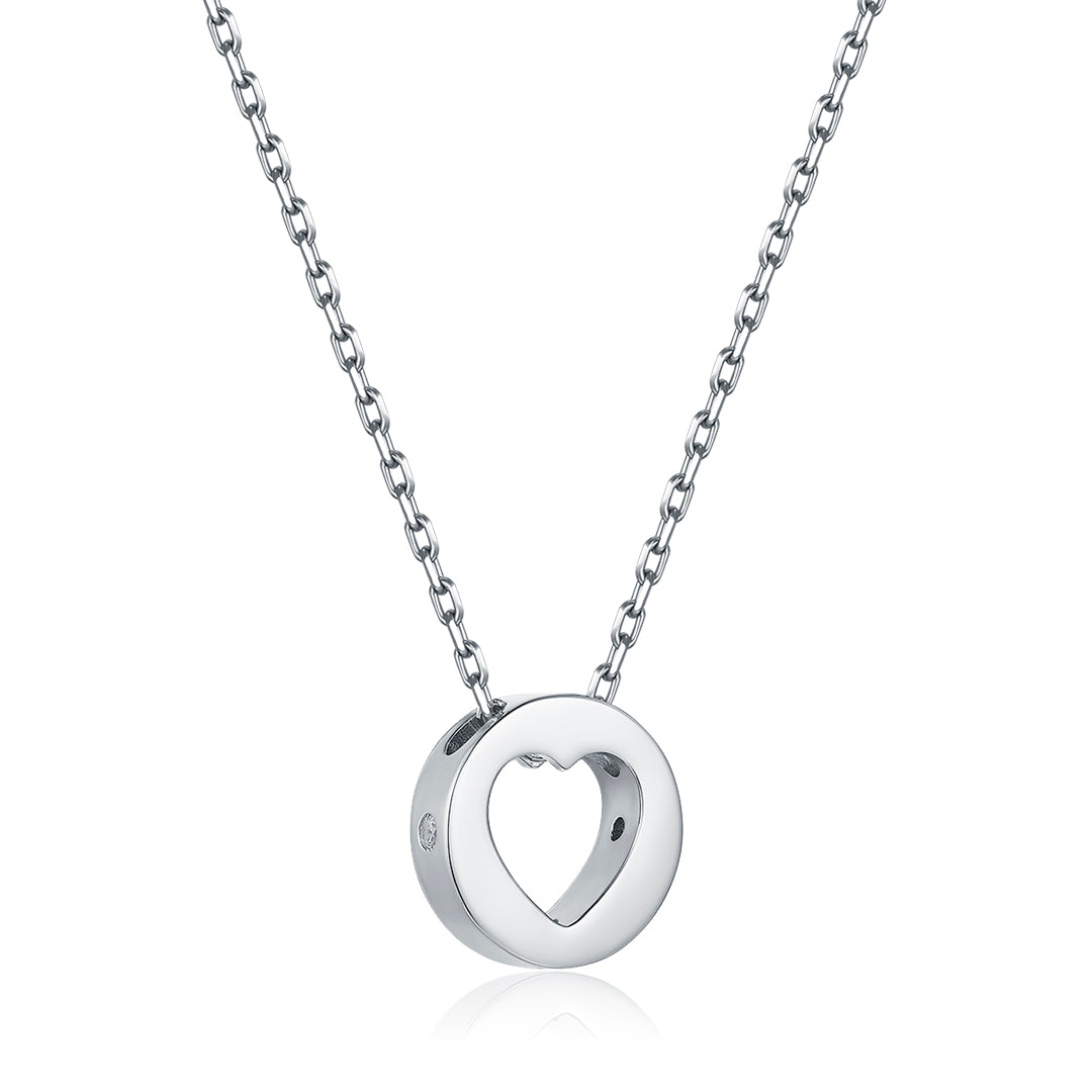 Veglegt hálsmen með útskornu hjarta sem kemur einstaklega vel út&nbsp;

Lengd keðju 45+12cm framlengingu