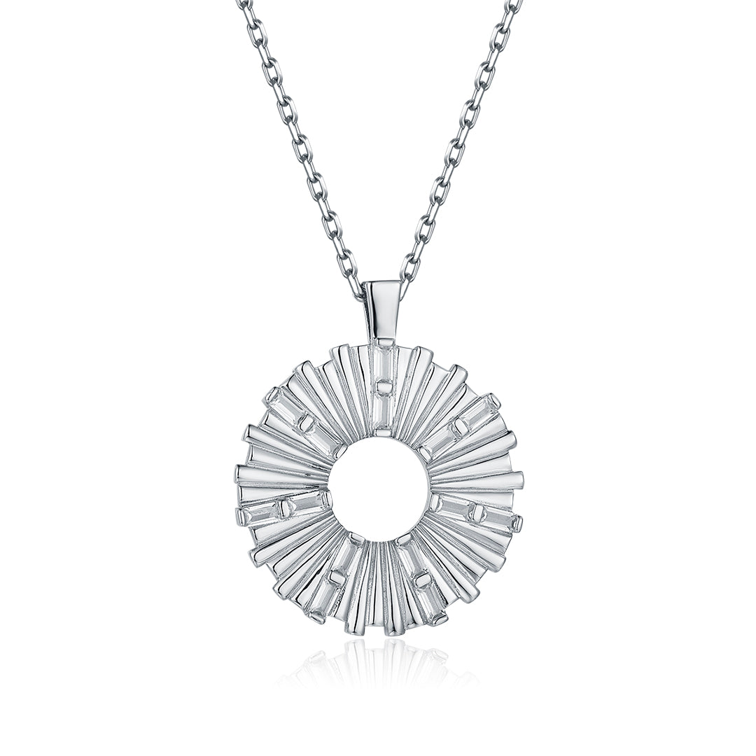 Glæsilegt og veglegt men&nbsp; með innblæstri af String armbandinu sem hannað var af Guðbjarti heitnum.

Strengirnir tákna náttúru okkar íslendinga og Baguette skornir sirkon steinarnir vatn.