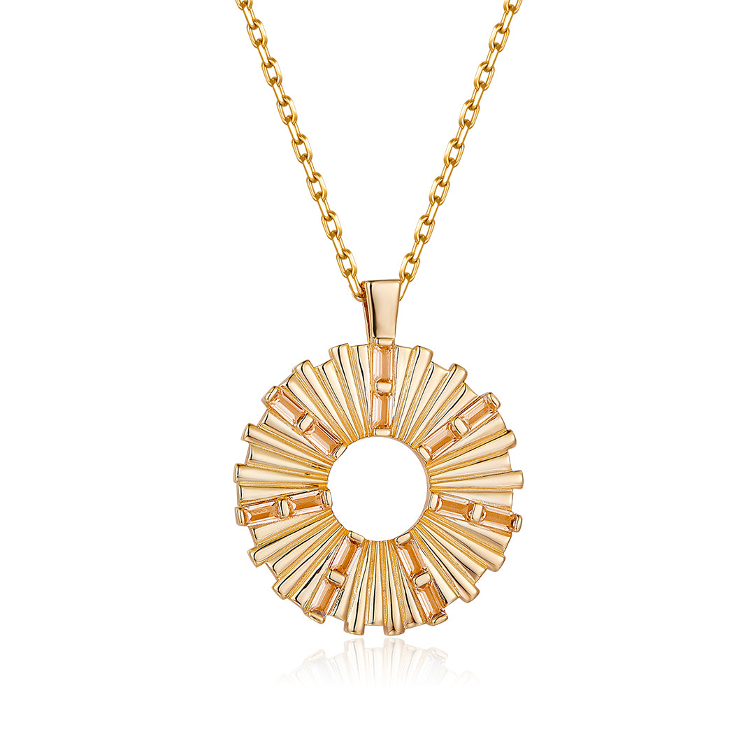 Glæsilegt og veglegt men&nbsp; með innblæstri af String armbandinu sem hannað var af Guðbjarti heitnum.

Strengirnir tákna náttúru okkar íslendinga og Baguette skornir sirkon steinarnir vatn.