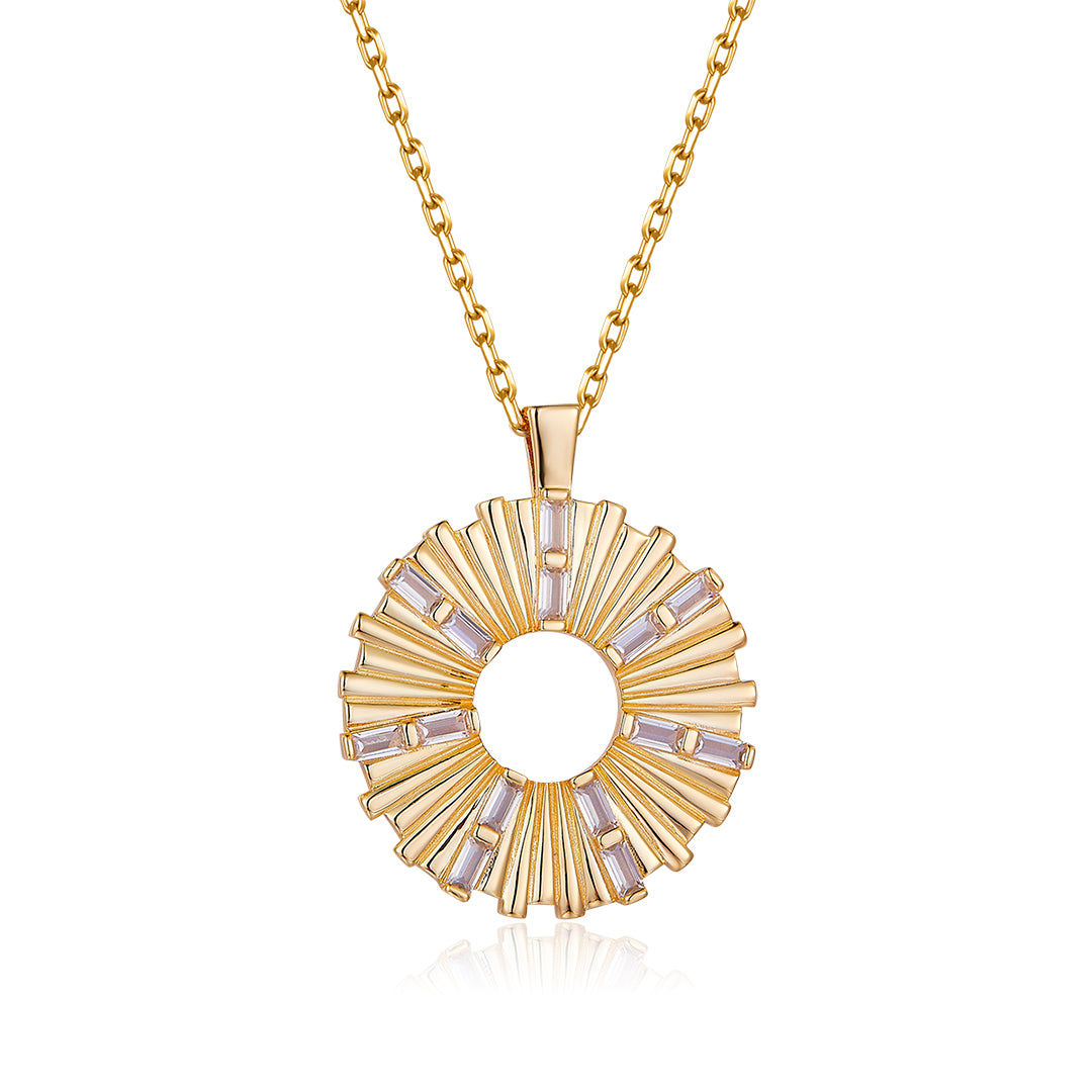 Glæsilegt og veglegt men&nbsp; með innblæstri af String armbandinu sem hannað var af Guðbjarti heitnum.

Strengirnir tákna náttúru okkar íslendinga og Baguette skornir sirkon steinarnir vatn.